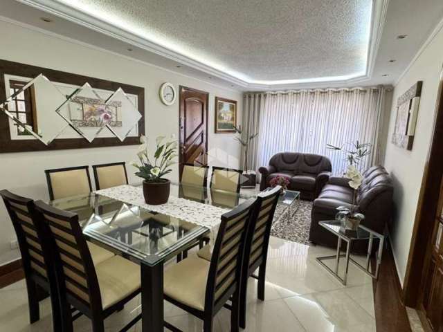 Apartamento em Jardim Santa Mena