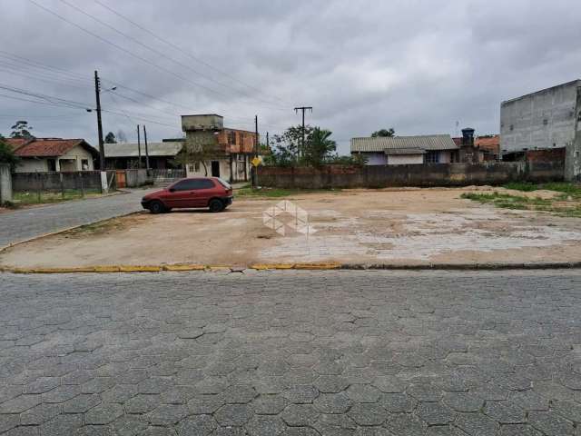 Terreno de esquina no bairro da Joaia!