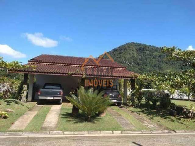 Venda, Casa em condomínio com reserva ambiental, 03 dormitórios.