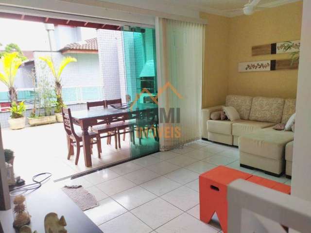 Cobertura Duplex  a poucos metros da Praia Grande de Ubatuba.