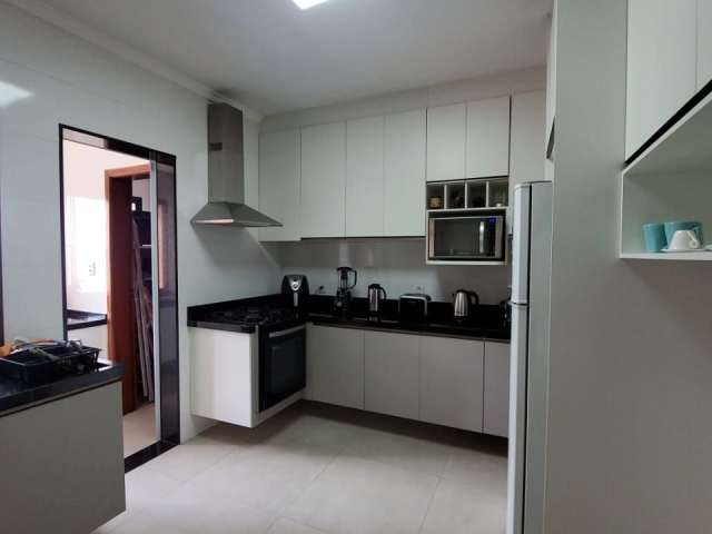 Apartamento para Locação com 3 dorms. no Centro de Mogi das Cruzes/SP