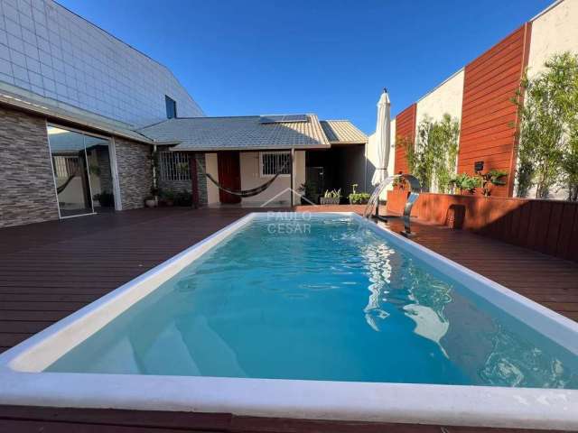 EXCLUSIVIDADE – Casa Mobiliada | Piscina | Ampla Área Gourmet com Churrasqueira| 2 Dormitórios com Closet (1 Suíte) em excelente localização no bairro Forquilhinhas