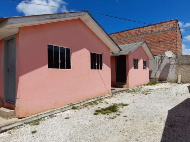 Lote 250 m² com 03 casas