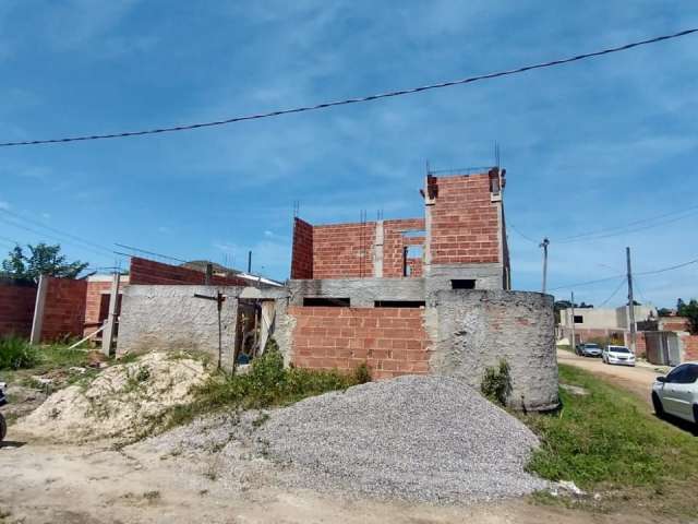 Casa 3 quartos, sendo 1 suíte com varanda, quintal, casa com aproximadamente 160 metros quadrados, fica no condomínio residencial orquídeas 1277 ( Mendanha )