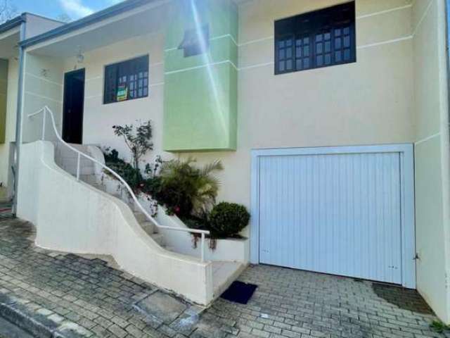 Casa Residencial com 3 quartos  para alugar, 65.98 m2 por R$1200.00  - Embu - Colombo/PR