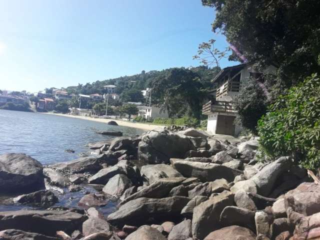 Terreno pé na areia com 1.000m² no bairro Praia de Fora