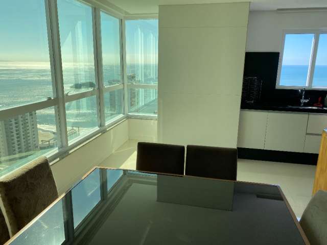 Apartamento pronto para morar com vista mar de tirar o fôlego.