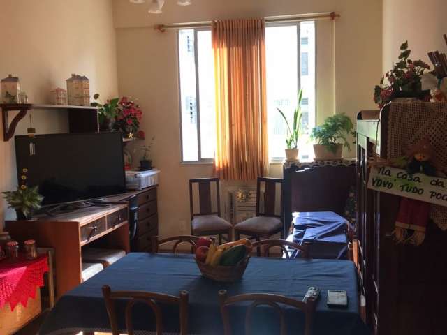 Excelente sala e quarto, cozinha, dependências completas, andar alto, fundos, silencioso, 55m²...