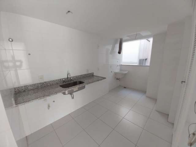 Botafogo,Rua passagem espetacular 3 quartos com Sala Varanda Excelente Cozinha Banheiro Serviço.primeira Localização com direito uso goso da laje,com  1.vaga na Escritura