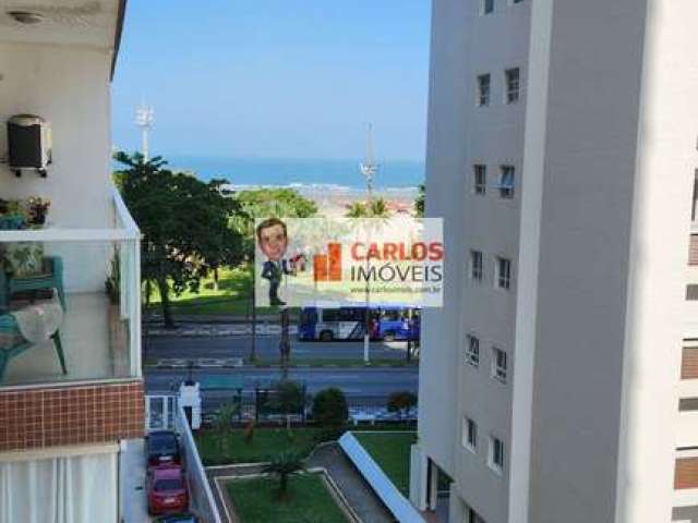 Praia do Gonzaga em Santos. Sacada vista mar, 2 quartos, sala, cozinha, 2 banheiros, área de serviço e despensa, prédio com elevador.