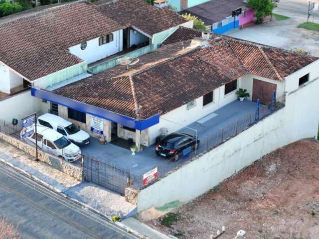 Casa para Venda em Contenda, Centro, 3 dormitórios, 3 suítes, 6 vagas