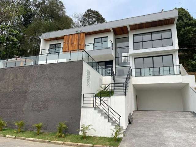 Casa à venda de 315m² no condomínio do Arujazinho!!!