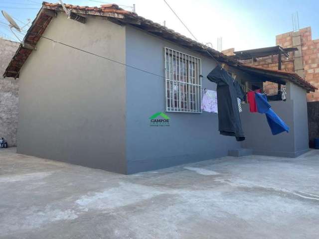 Casa à venda na Rua Margarida Viana, 215, Santa Rita De Cássia, Mariana por R$ 180.000