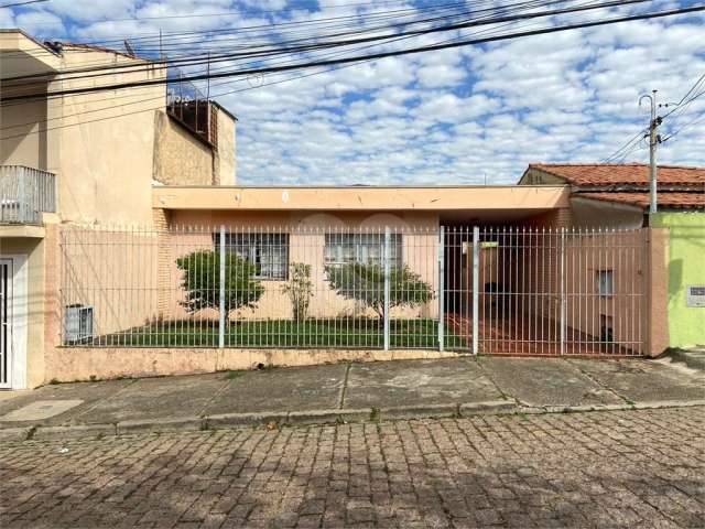 Casa com 3 quartos à venda em Vila Romão - SP