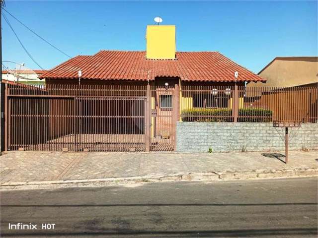 Casa com 4 quartos à venda em Jardim Celani - SP