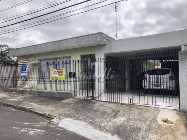 Casa ótima localização, na rua Tobias de Monteiro, centro. Medindo126,95m2