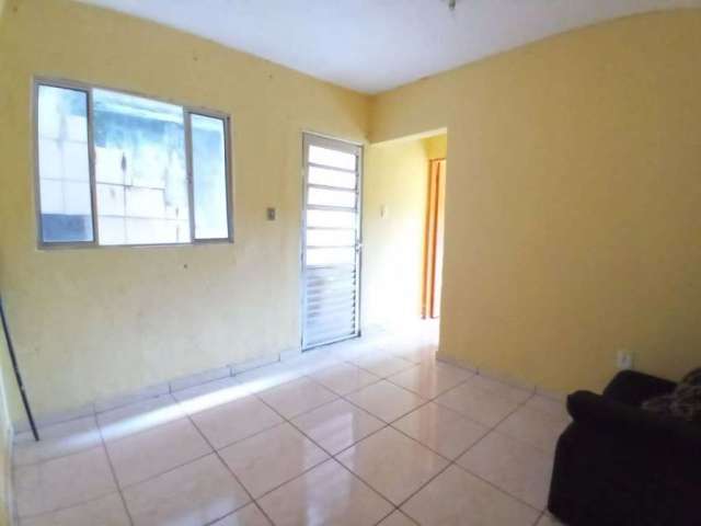 Casa com 1 dormitório para alugar por R$ 700,00 - Jardim Bela Vista - Mauá/SP