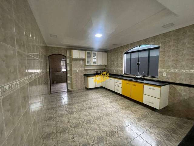 Sobrado com 3 dormitórios à venda, 200 m² por R$ 620.000 - Jardim Primavera - Mauá/SP