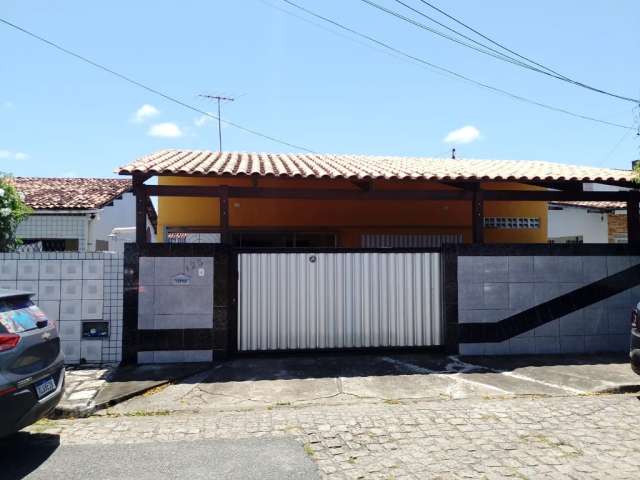 Excelente casa com 3 Quartos à venda, 110m² - Água Fria