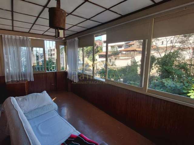 Casa dos Sonhos no Ingá, Niterói - Próxima à Praia e a Tudo!