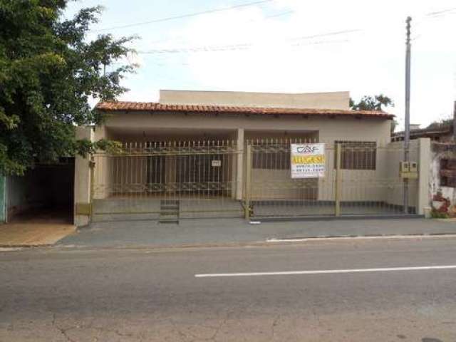 Casa para alugar na Avenida Tiradentes, Itamaraty, Anápolis, 120 m2 por R$ 2.500