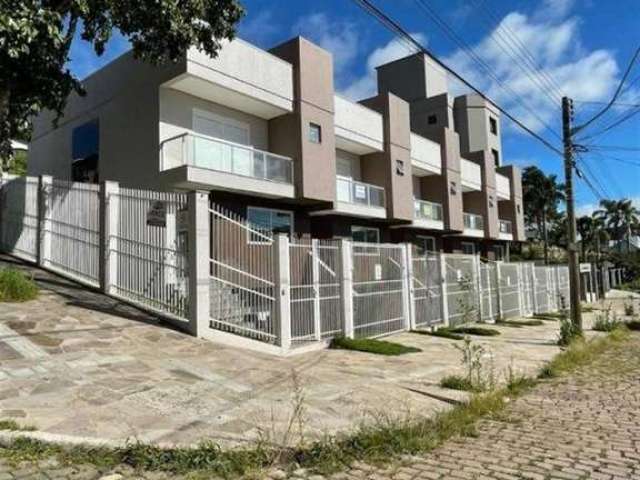 Sobrados novos, prontos para morar no Colina Sorriso com 03 dormitórios (sendo 01 suíte), cozinha integrada ao living, sala jantar e estar com sacada, terraço com churrasqueira, lavabo, banho social, 