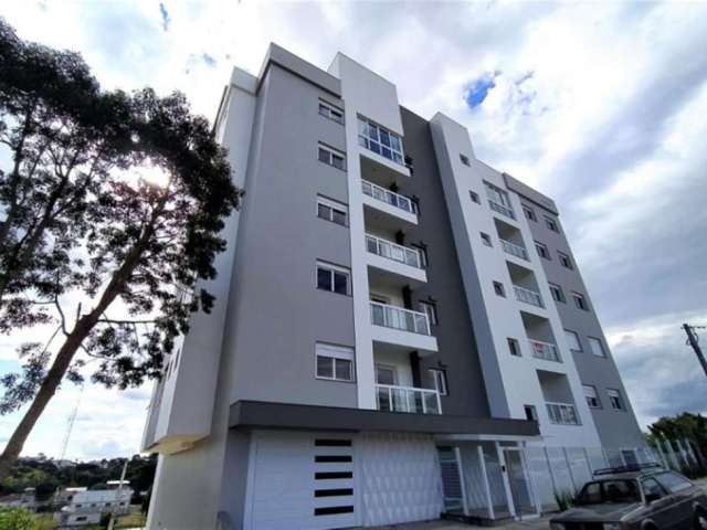 Apartamento com 02 dormitórios (sendo 01 suíte), sala e cozinha em conceito aberto, banheiro social, área de serviço, churrasqueira, sacada e 02 vagas de garagem.  Espera para Split na sala e na suíte