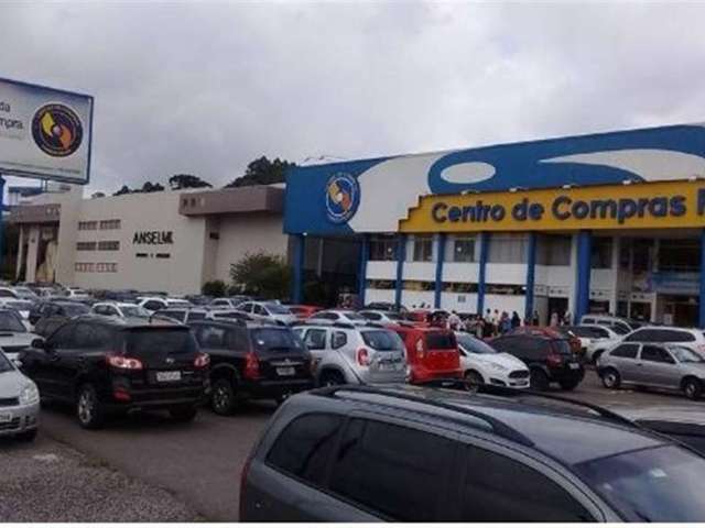 Sala(loja) no piso superior com 18,38 m. Excelente ponto comercial, Centro de Compras Farroupilha. Ótima opção, tanto para uso próprio bem como para investimento.