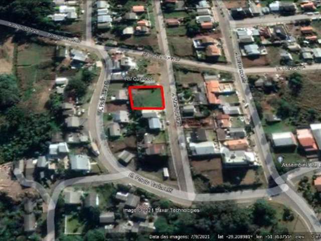 Vende-se 02 terrenos no Bairro Belvedere, um ao lado do outro, metragem individual 12m x 30m cada um. Posição solar frente leste, rua com calçamento, bairro com excelente valorização imobiliária e com