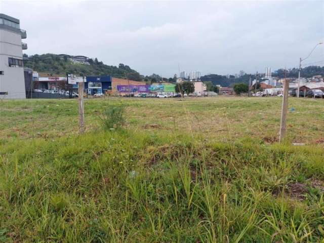 Ótimo terreno de esquina, bom para fazer grandes lojas ou pavilhões. Próximo à perimetral.  Área total: 2.286,00m.  Confira!