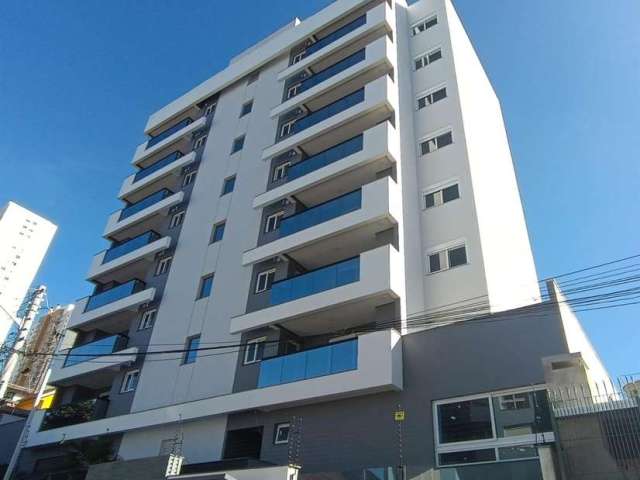 Excelentes apartamentos com 03 dormitórios (sendo 01 suíte), sala para 02 ambientes, ampla sacada gourmet com churrasqueira, cozinha, área de serviço, banheiro social e 02 vagas de garagem.   Prédio c