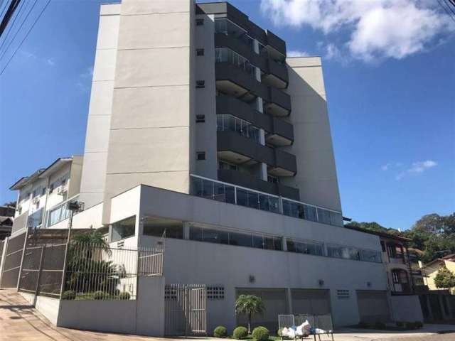 Ótimo apartamento com 02 dormitórios (sendo 01 suíte), sala para 02 ambientes, sacada, churrasqueira, cozinha, área de serviço, banheiro social e 02 vagas de garagem.  Com água quente,, espera para sp