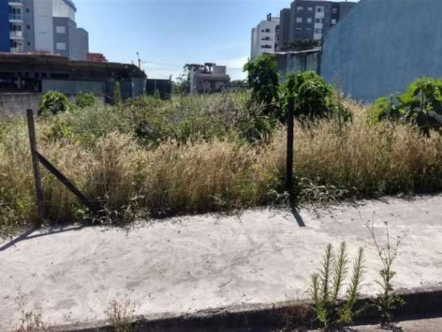 Excelente terreno plano no Bairro Vila Verde!!  Em ótima posição solar, frente Leste!  Área: 12x30 = 360,00m.  Confira!!