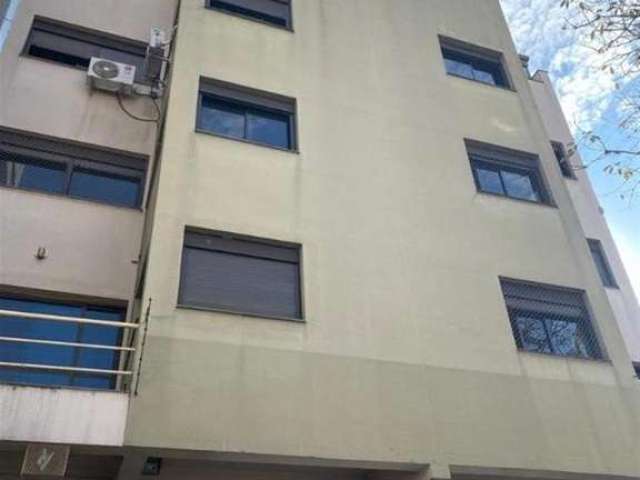 Excelente apartamento central com 02 dormitórios, sala para 02 ambientes, cozinha, área de serviço, banheiro social e 01 vaga de garagem.  Piso laminado. Água quente.  Edifício com porteiro eletrônico