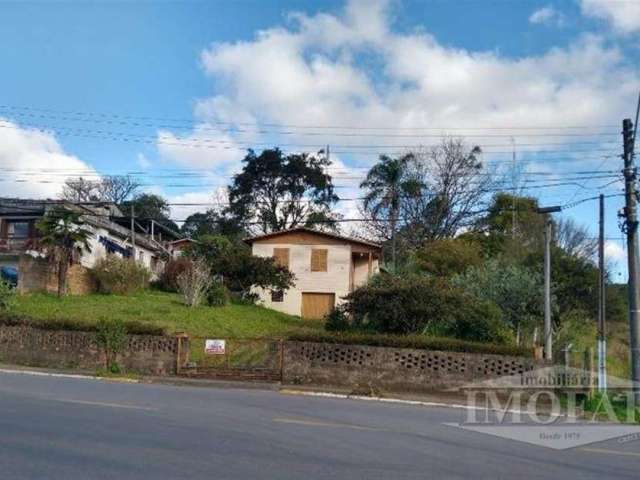 Excelente terreno em localização privilegiada. Tendo múltiplos usos dentre eles comercial e ou residencial.    Área: 20x43,9= 878,5m.  Confira!