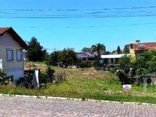 Dois terrenos, situados na Rua Deolindo Varisco, com 12 m de frente e uma área total de 360 m cada lote, podendo ser vendidos juntos ou  separadamente. O preço refere-se a cada unidade.