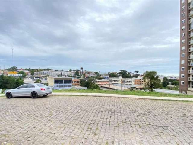 Excelente oportunidade para você investidos, que busca terrenos no Bairro De Lazzer! 03 terrenos em ótima localização, ideal para construção de prédio.  Área total: 1.109,71m.  **Valor total referente