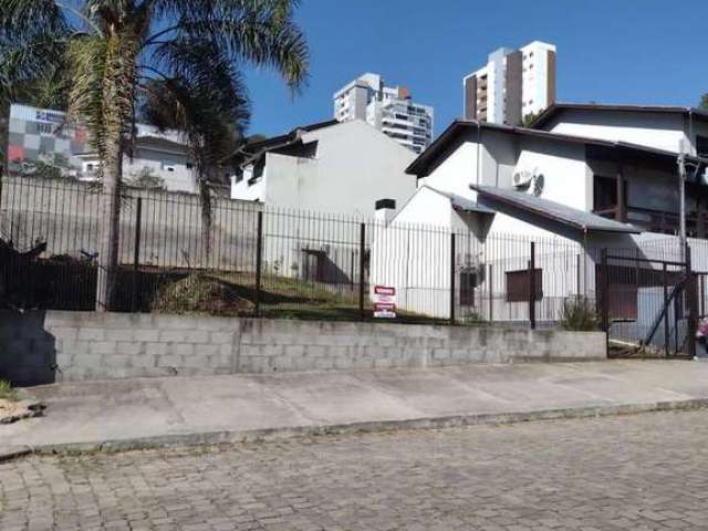 Excelente terreno, pronto para construir no Bairro Vila Verde!!  Área: 12x26 = 390,00m.  Confira!