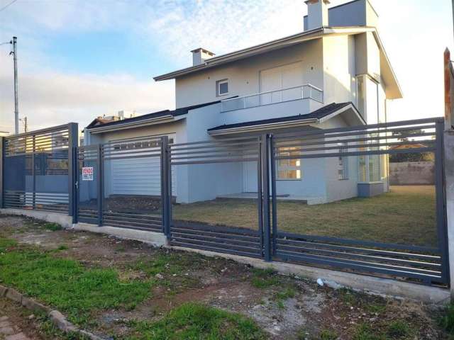 Excelente residência Nova no bairro São Luis!! Com 03 dormitórios (sendo 01 suíte), sala para 02 ambientes, sacada, cozinha, área de serviço separada, banheiro socia, lavabo e garagem para 02 carros c