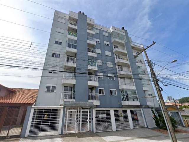 Ótimo kitnet em ótima posição solar (Norte) no Bairro Santa Lucia!!  Conta com 01 dormitório, sala e cozinha conjugadas, área de serviço e banheiro social.  Edifício com elevador.  Com gás central.  Á