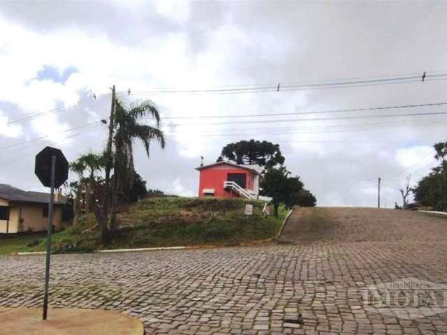 Excelente terreno de esquina, com 28 metros de frenta para a rua José Sachet. Área privativa de 456,68 m.