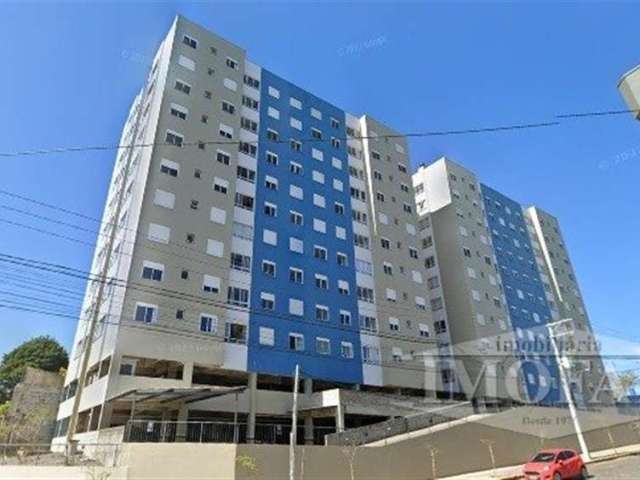 Belo apartamento localizado no Residencial Villa Romana, com 2 dormitórios, sala e cozinha integradas, churrasqueira, área de serviço, banheiro social e vaga de garagem coberta. Permanecem no imóvel, 