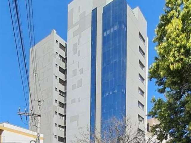 Sala comercial pronta para usar, com dois banheiros, uma vaga de garagem , espera para ar condicionado, infraestrutura moderna, dois elevadores, controle de acesso, salão de festas com terraço e vista