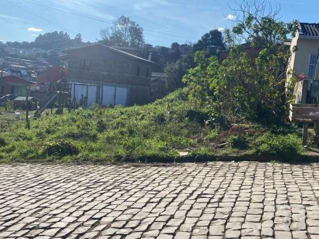 Ótimo terreno com excelente posição solar no Bairro Nsa Sra das Graças!

Área: 12x26,09 = 313,03m².

Confira!