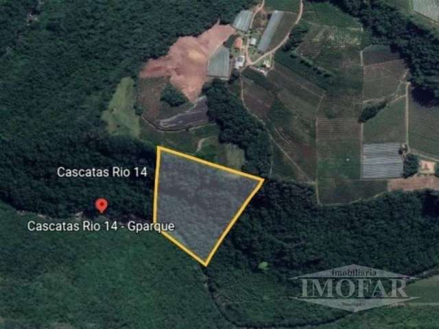 Ótima área de terras localizada na Vila Jansen.
Com cascata nas proximidades.
Área total: 106.700,00m².
Confira!