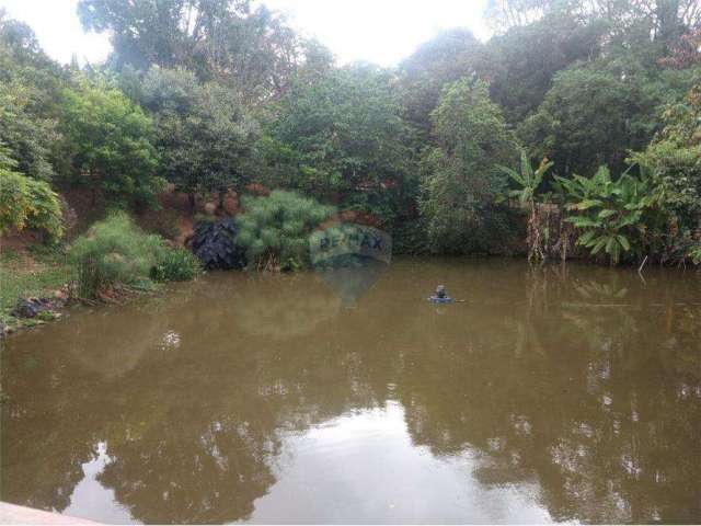 Casa ampla com jardim em Valinhos, SP