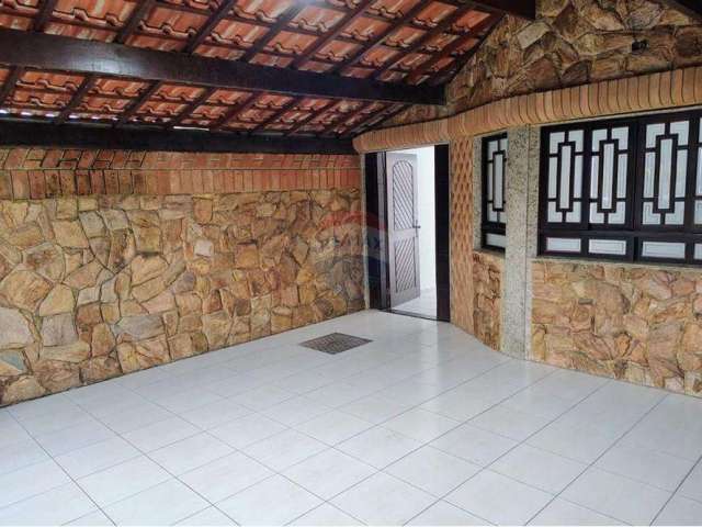 Casa com 2 Dormitório sendo 1 suíte na Vila Tupi Praia Grande São Paulo