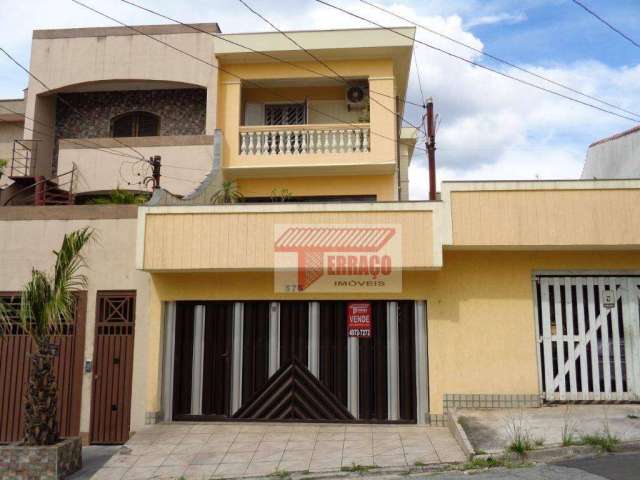 Sobrado com 3 dormitórios à venda, 254 m² por R$ 750.000,00 - Vila Mazzei - Santo André/SP