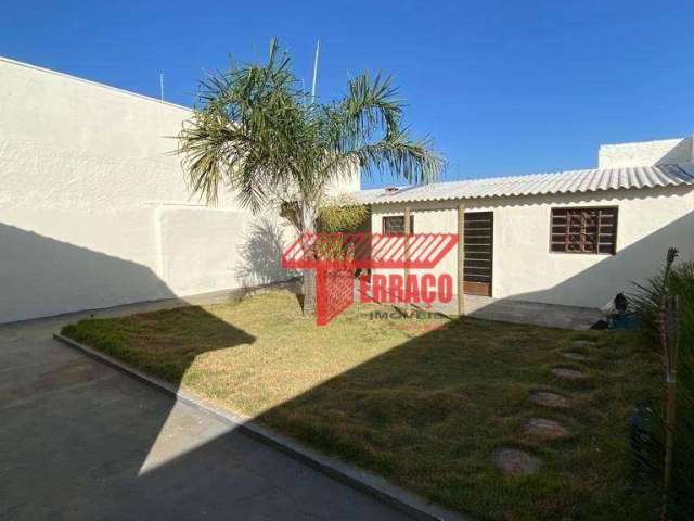 Casa com 3 dormitórios à venda, 141 m² por R$ 390.000 - Vila Brasil - Pirassununga/SP