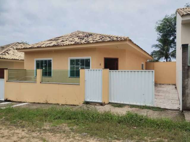 Ótima Casa em Rua asfaltada